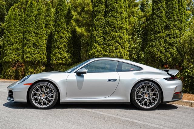 Used 2025 Porsche 911 Carrera RWD image 9