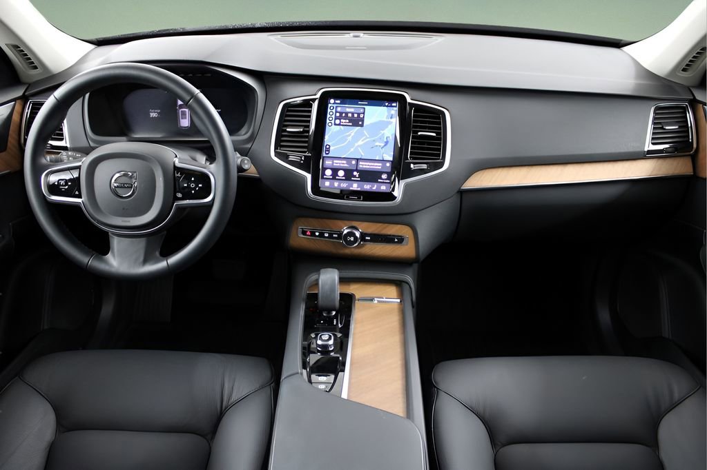 Certified 2024 Volvo XC90 T8 Plus w/ Protection Package image 16