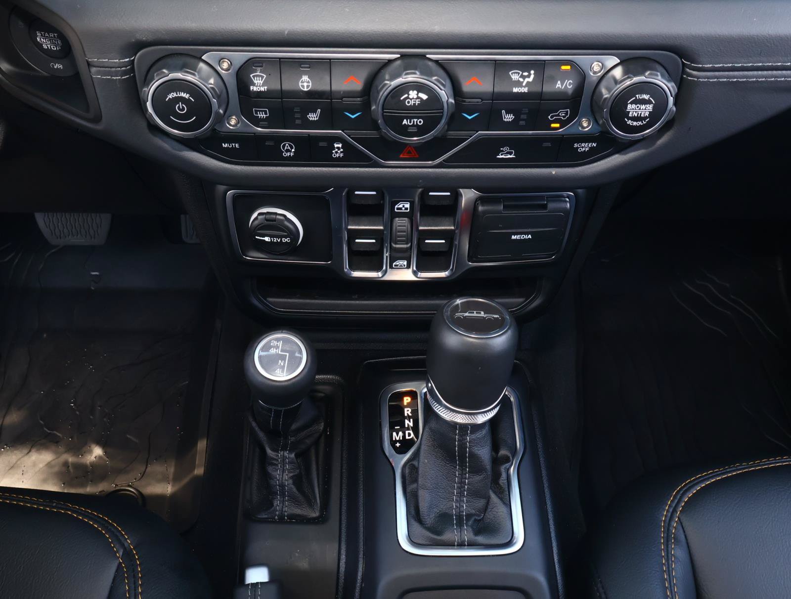 Used 2025 Jeep Gladiator Sport AWD/4WD image 22