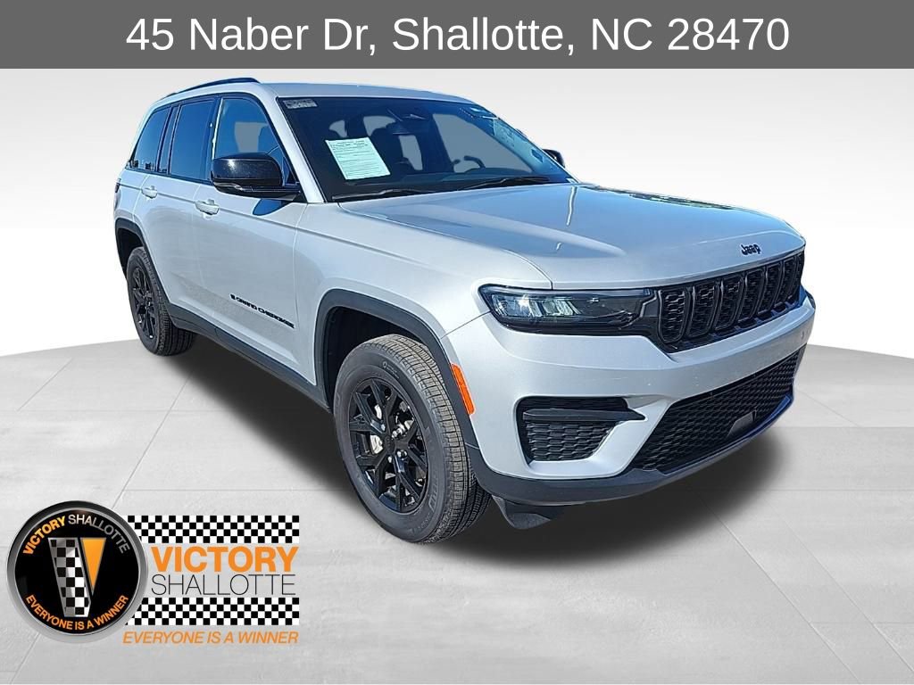 Used 2024 Jeep Grand Cherokee Altitude image 1