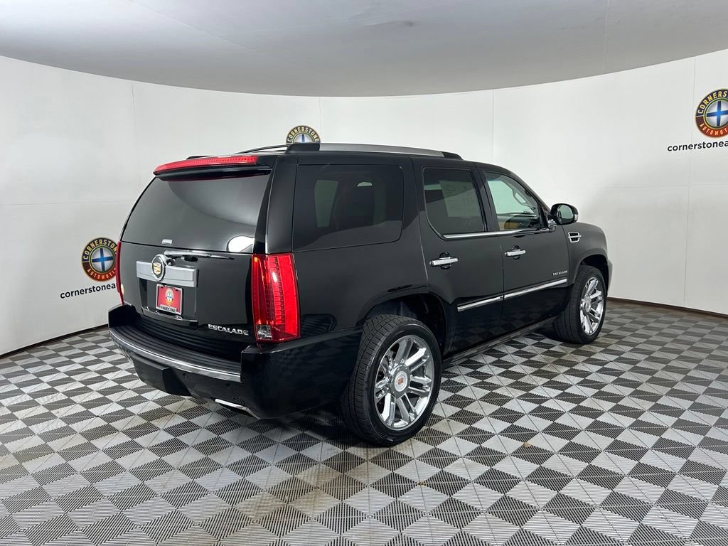 Used 2013 Cadillac Escalade Platinum AWD/4WD image 17