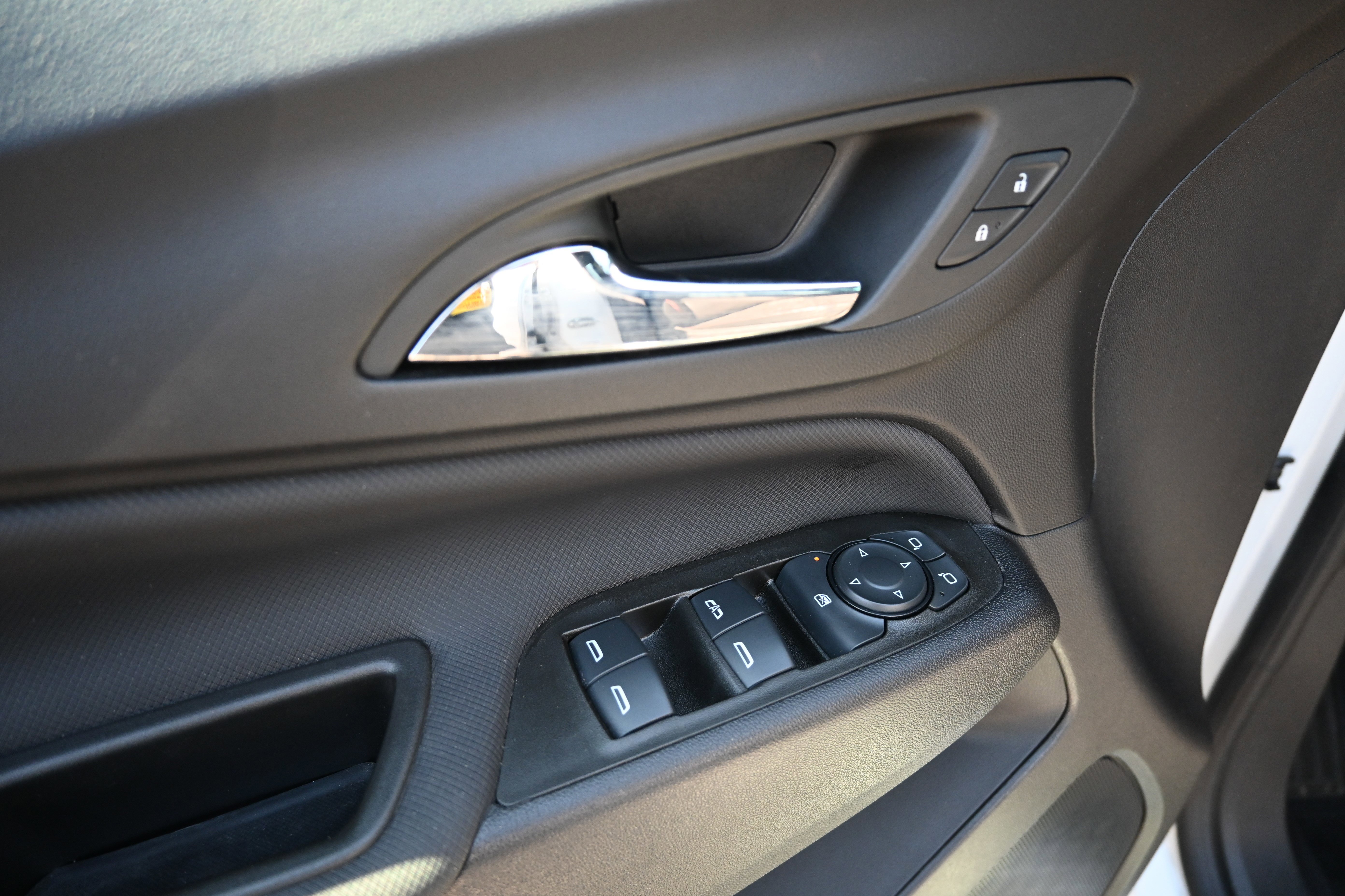 Used 2024 Chevrolet Equinox RS w/ RS Leather Package FWD image 15