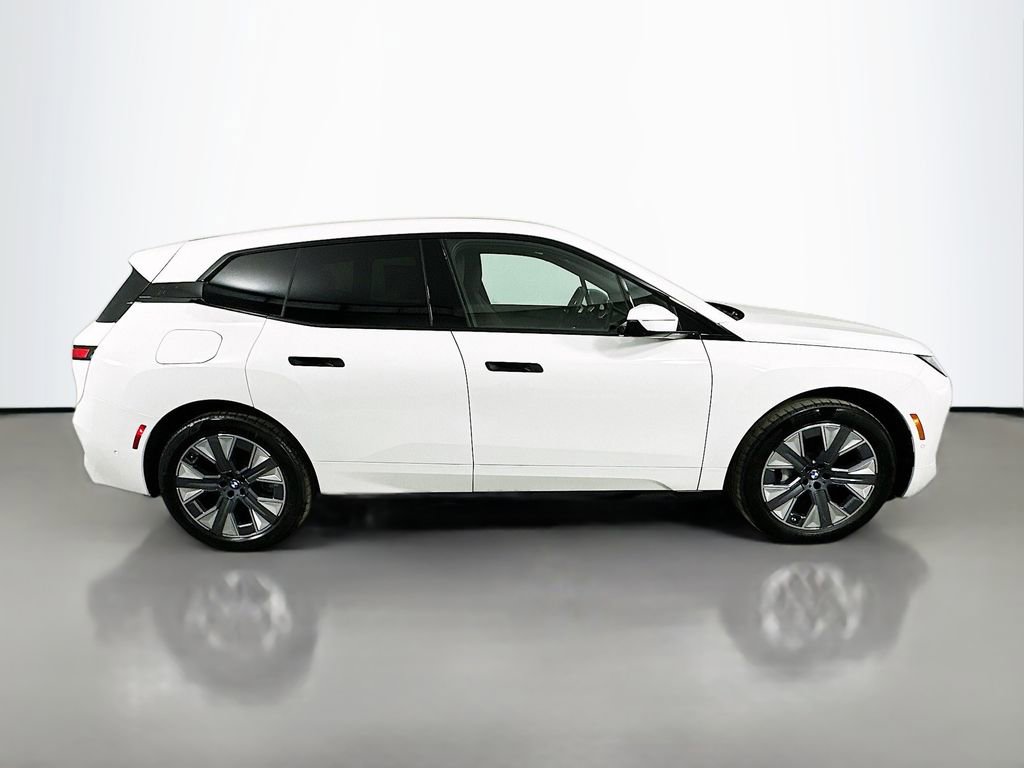 Used 2026 BMW iX xDrive45 w/ Premium Package image 4