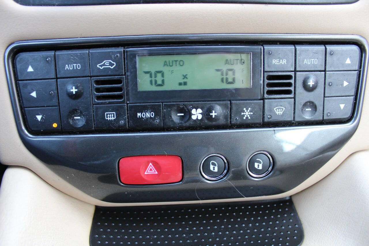 Used 2015 Maserati GranTurismo Convertible image 12