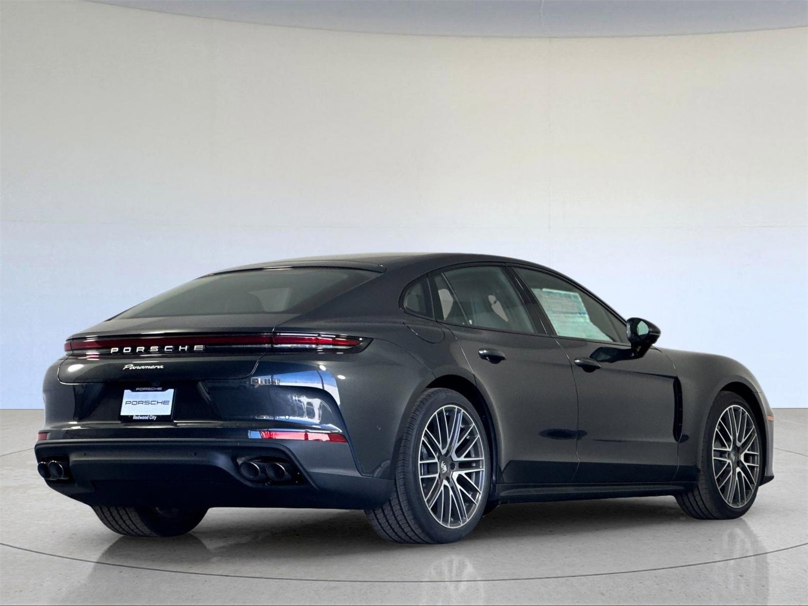 Used 2025 Porsche Panamera image 8