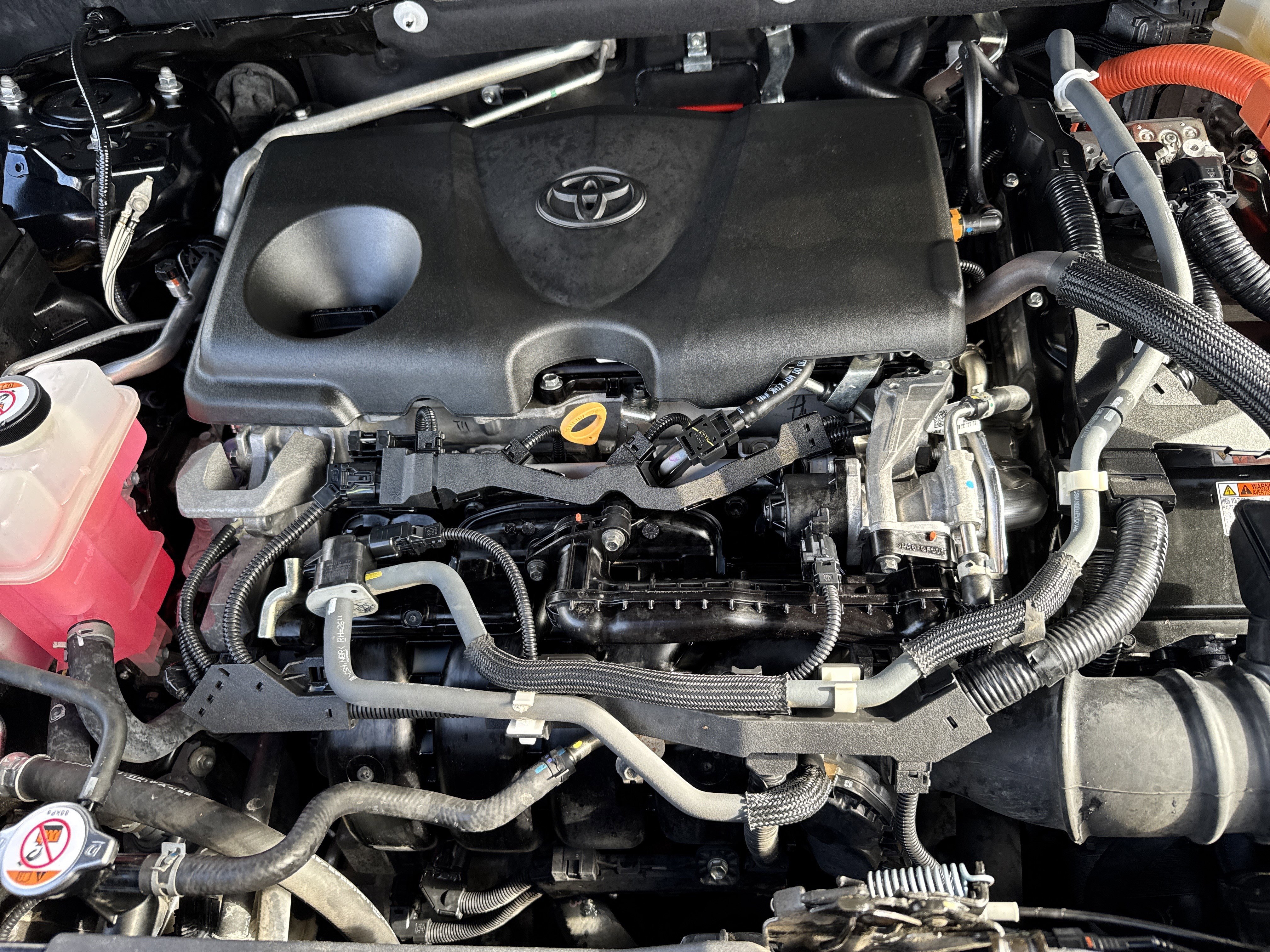 Used 2021 Toyota RAV4 XLE Premium image 31