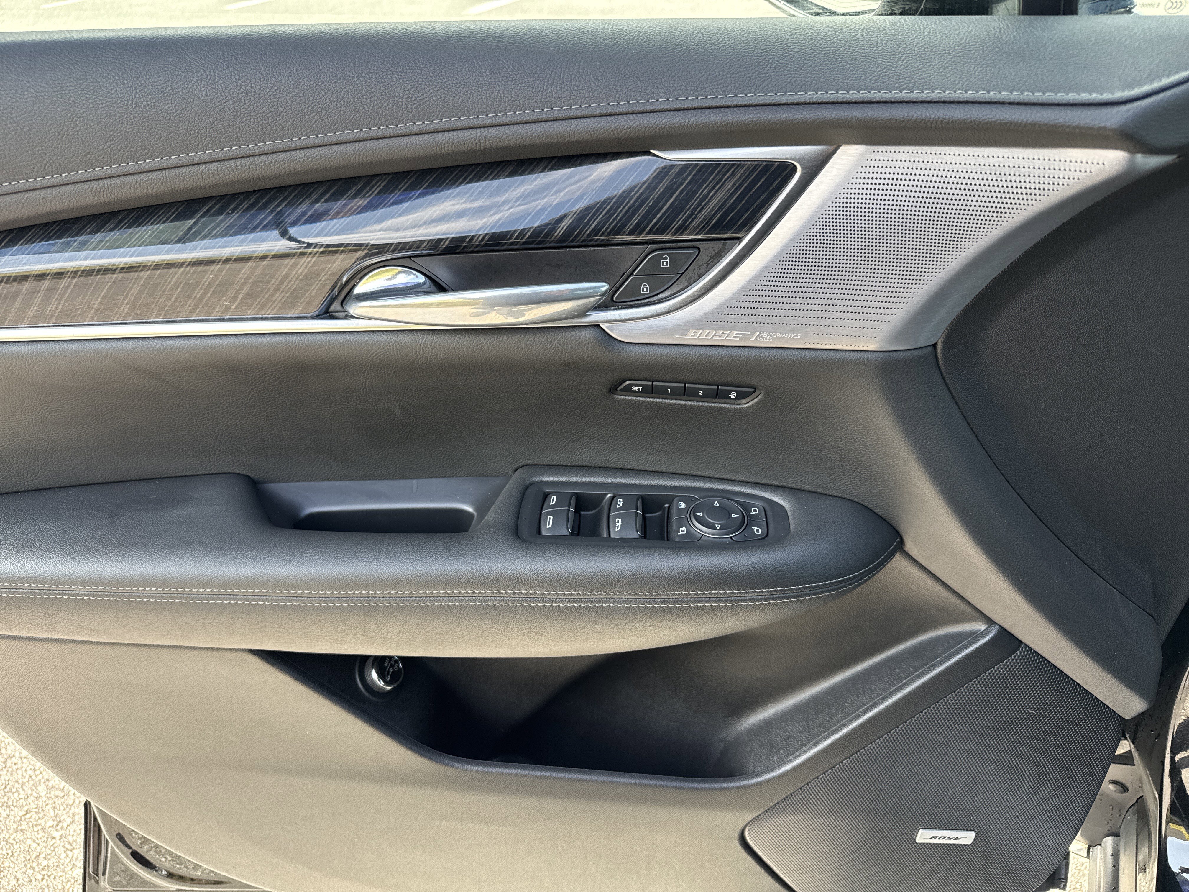 Used 2022 Cadillac XT6 Premium Luxury w/ Technology Package image 14