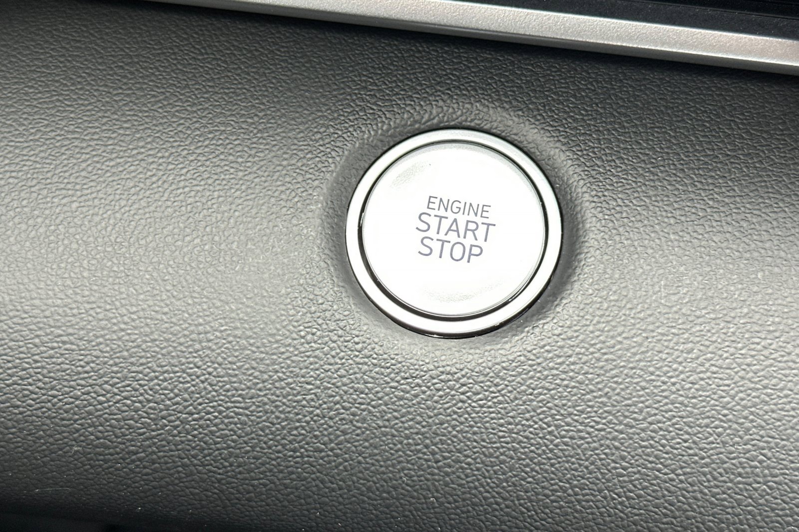 Used 2025 Hyundai Elantra Blue image 24