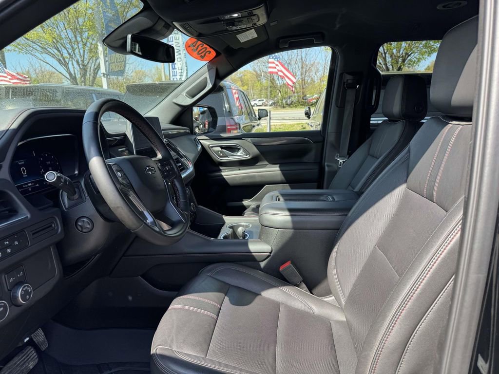 Used 2024 Chevrolet Suburban RST w/ Luxury Package AWD/4WD image 13