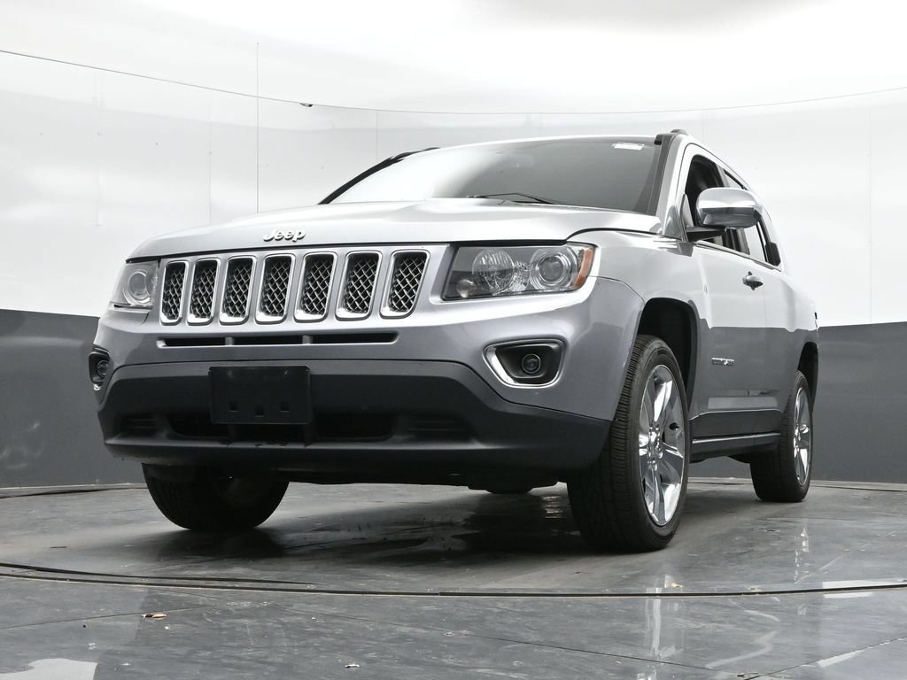 Used 2015 Jeep Compass Limited AWD/4WD image 34