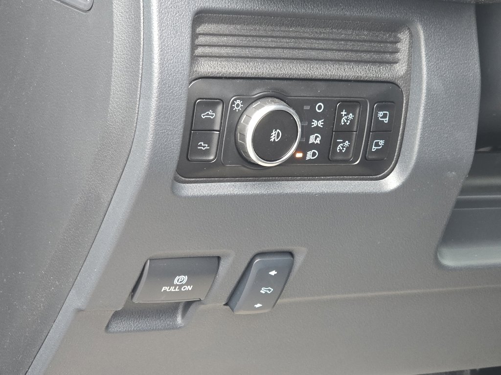 New 2025 Ford F250 Platinum w/ FX4 Off-Road Package image 7