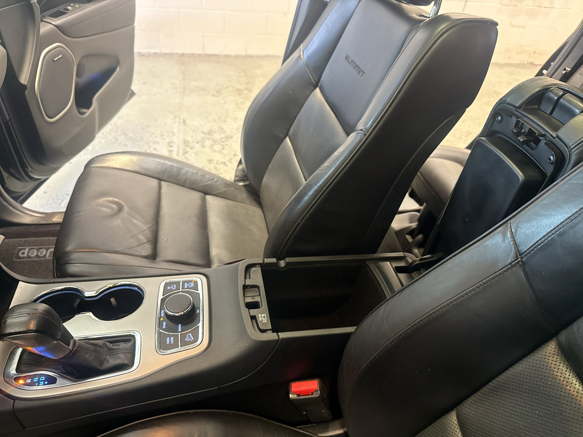 Used 2017 Jeep Grand Cherokee Summit AWD/4WD image 21