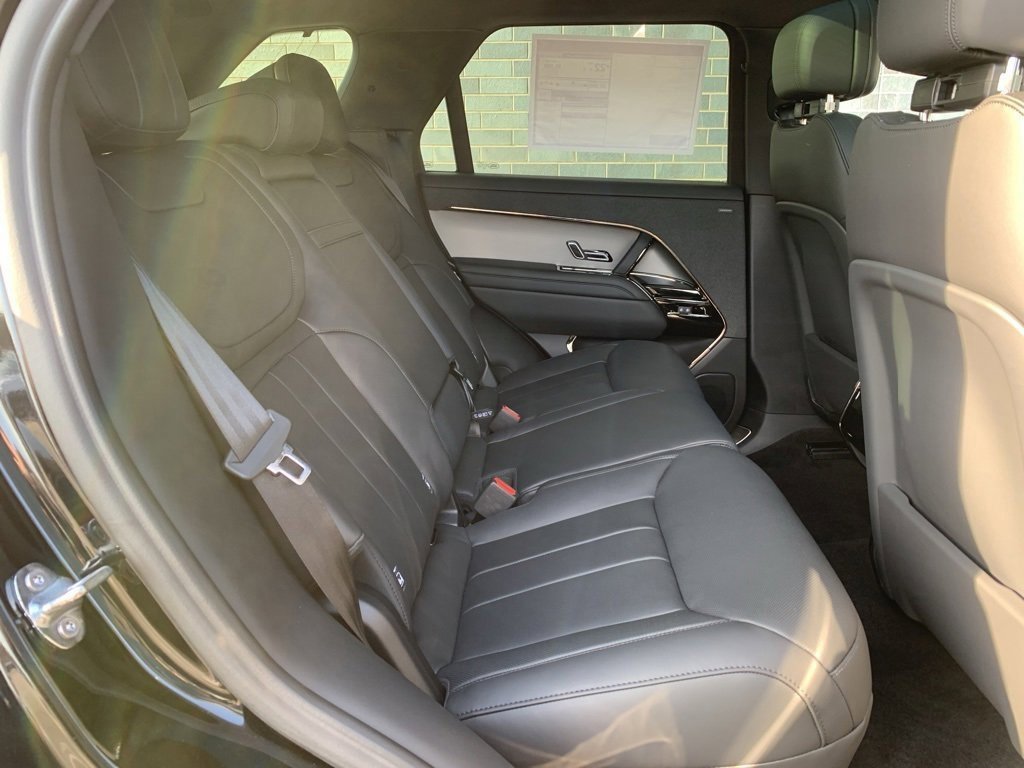 Used 2025 Land Rover Range Rover Sport SE image 17