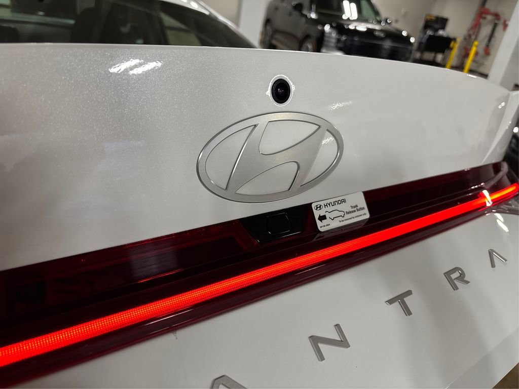 Used 2024 Hyundai Elantra SEL w/ Convenience Package image 15