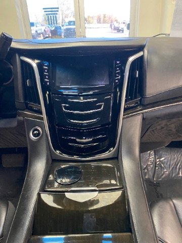 Used 2019 Cadillac Escalade ESV Platinum image 25