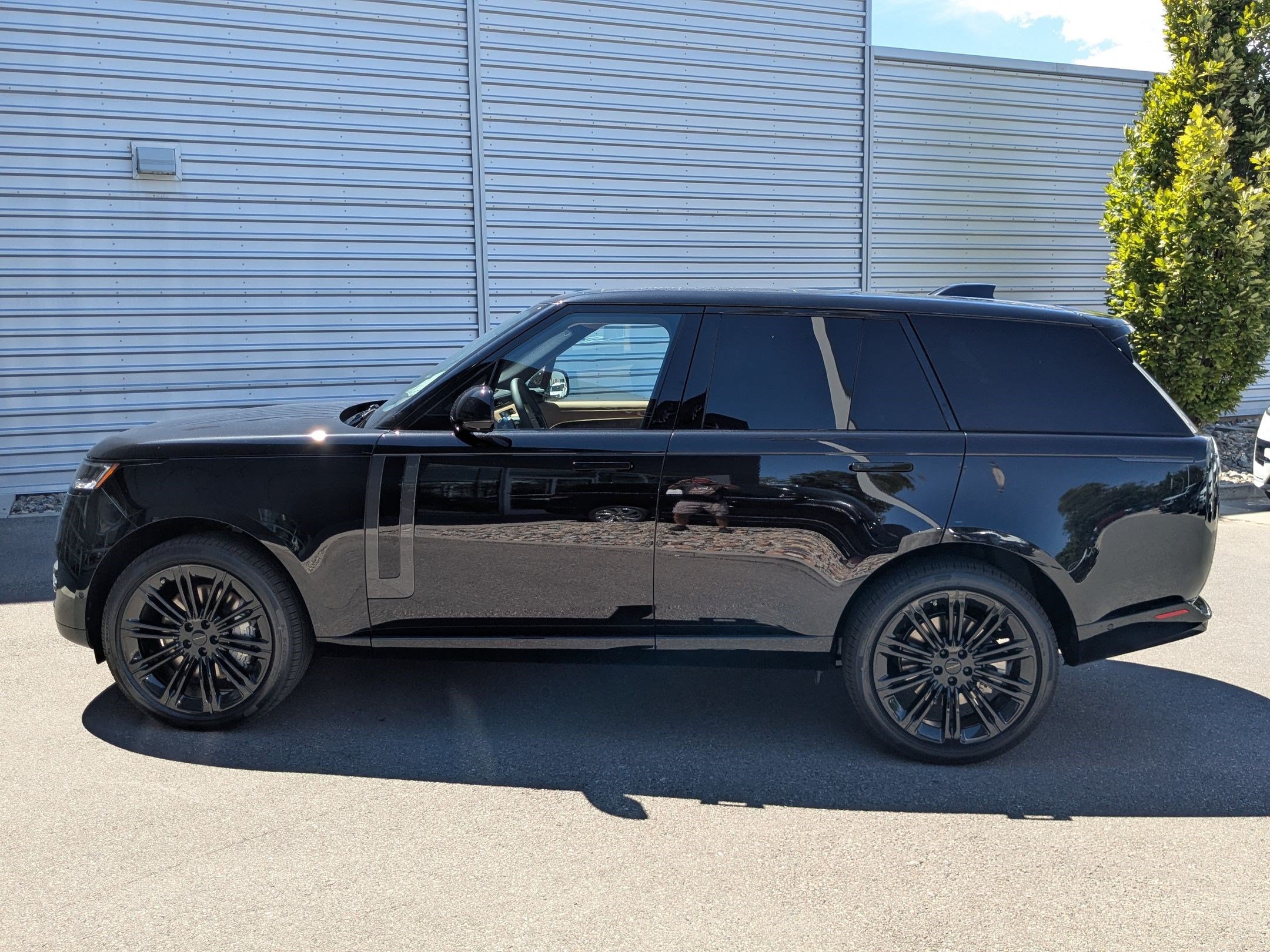 New 2026 Land Rover Range Rover SE AWD/4WD image 8