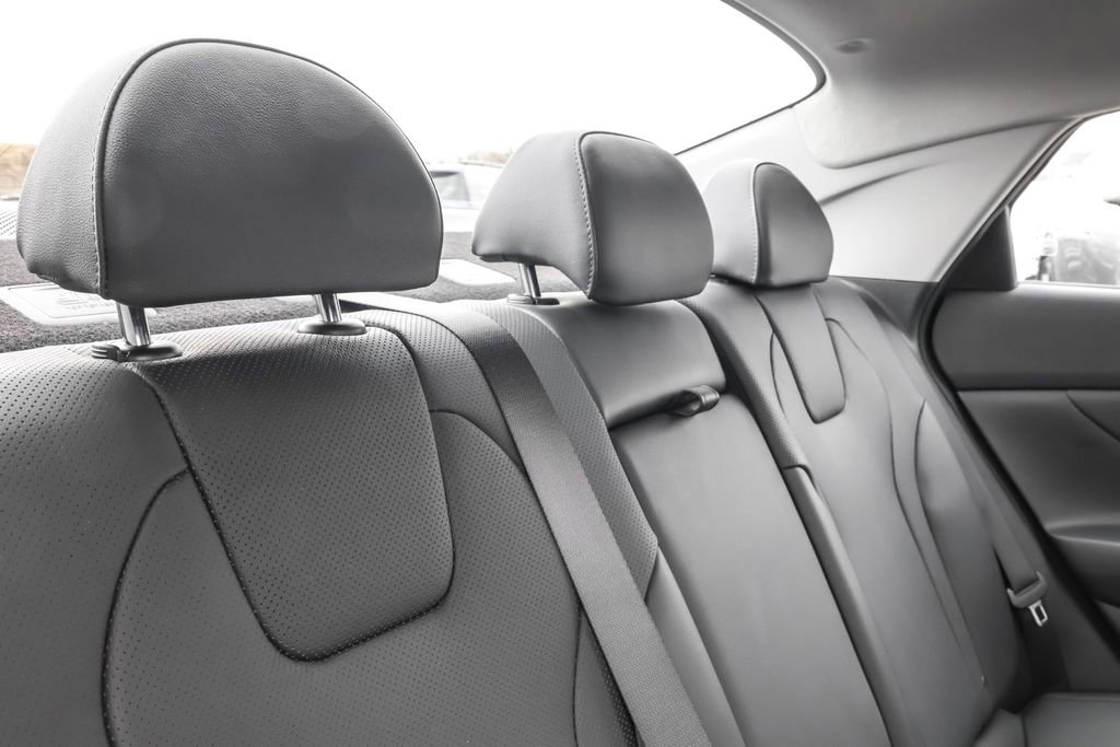 Certified 2021 Hyundai Elantra Limited w/ Cargo Package image 36