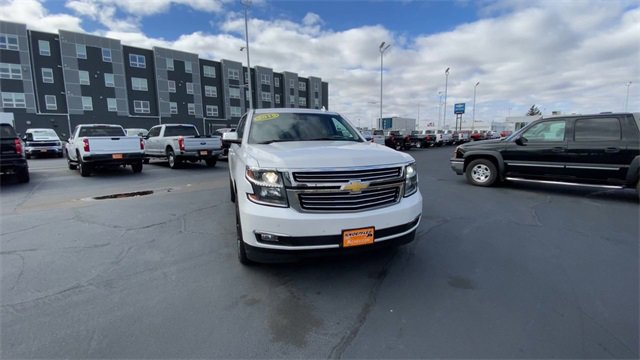 Used 2019 Chevrolet Suburban Premier image 3
