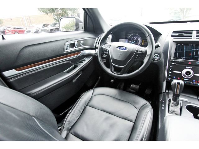Used 2019 Ford Explorer Limited w/ Ford Safe & Smart Package image 7