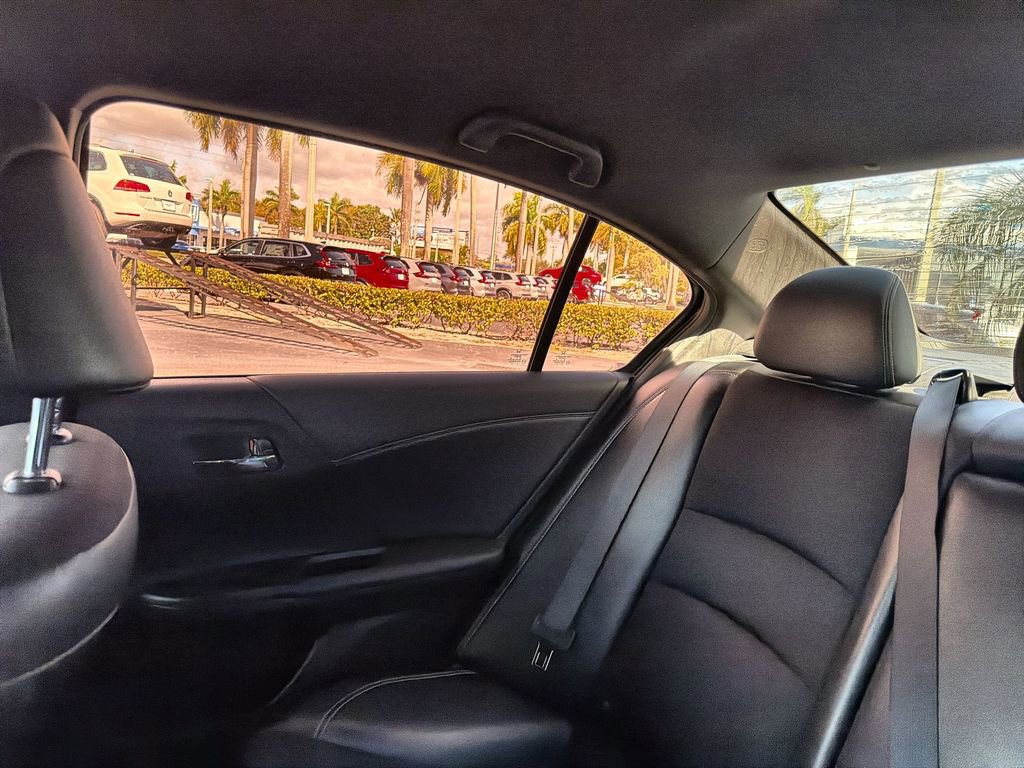 Used 2017 Honda Accord Sport image 13