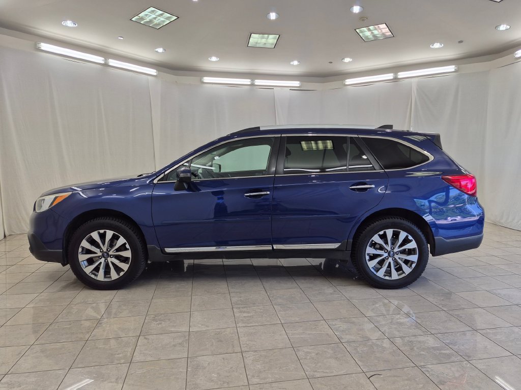 Used 2017 Subaru Outback 2.5i Touring AWD/4WD image 4