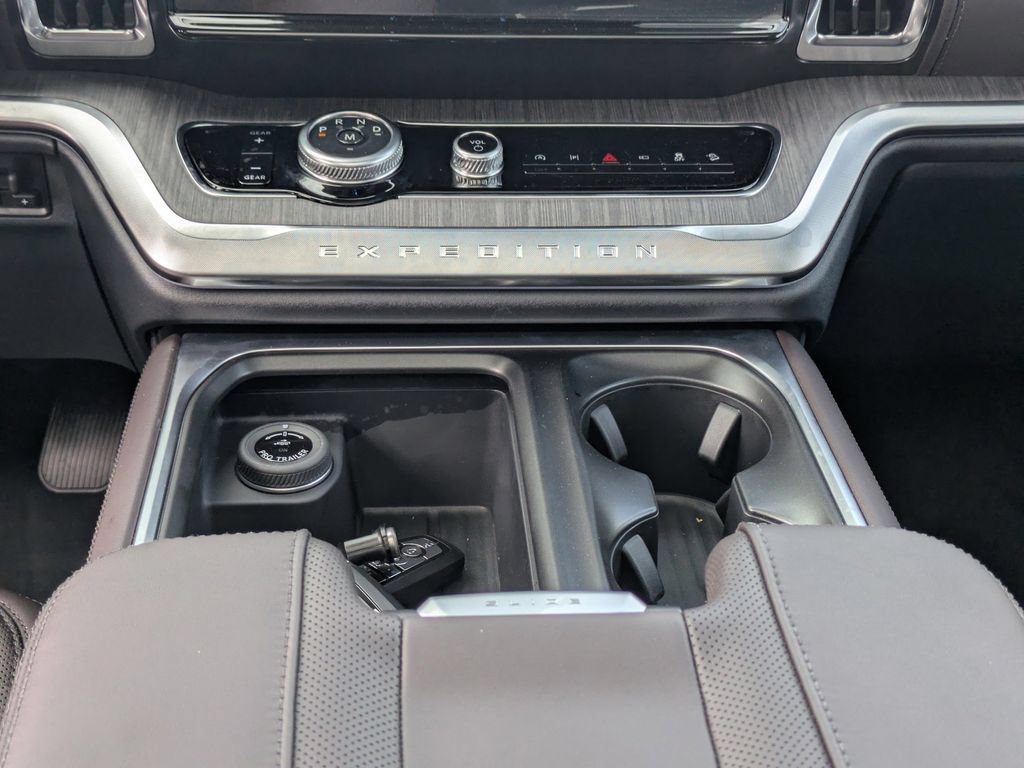 New 2026 Ford Expedition Platinum w/ Platinum Ultimate Package AWD/4WD image 23