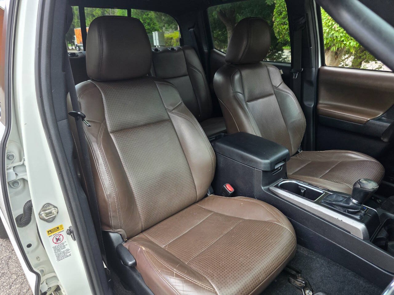 Used 2016 Toyota Tacoma Limited w/ Towing Package AWD/4WD image 37