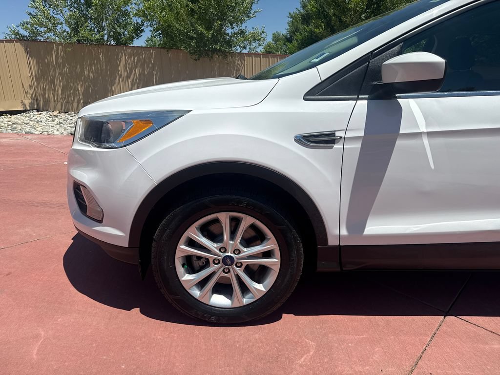 Used 2018 Ford Escape SE w/ SE Sync 3 Package AWD/4WD image 33