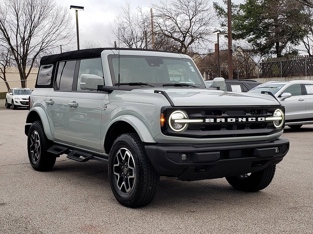 Used 2024 Ford Bronco Outer Banks image 3