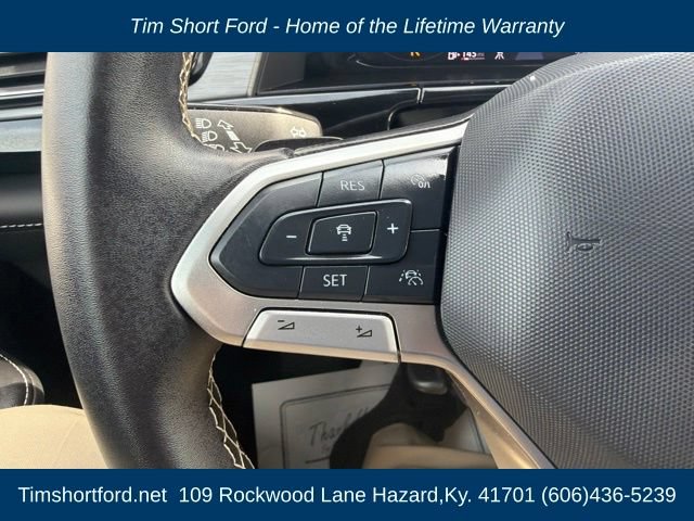 Used 2025 Volkswagen Atlas Cross Sport SE AWD/4WD image 16