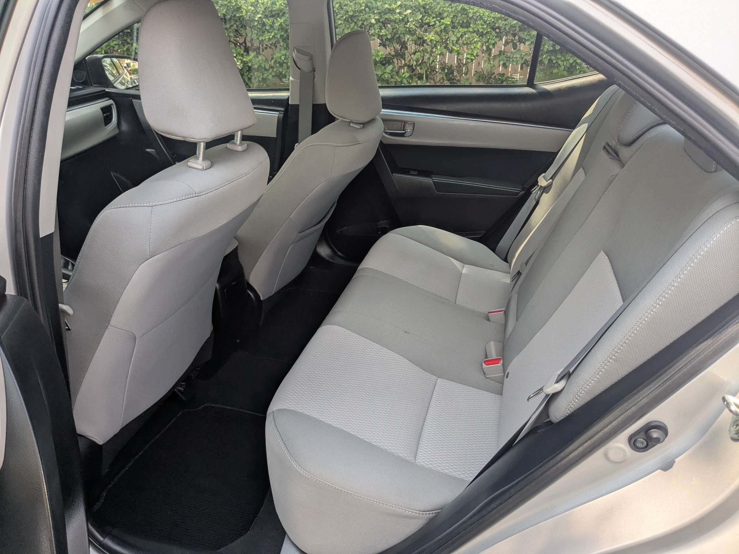 Used 2015 Toyota Corolla LE FWD image 13