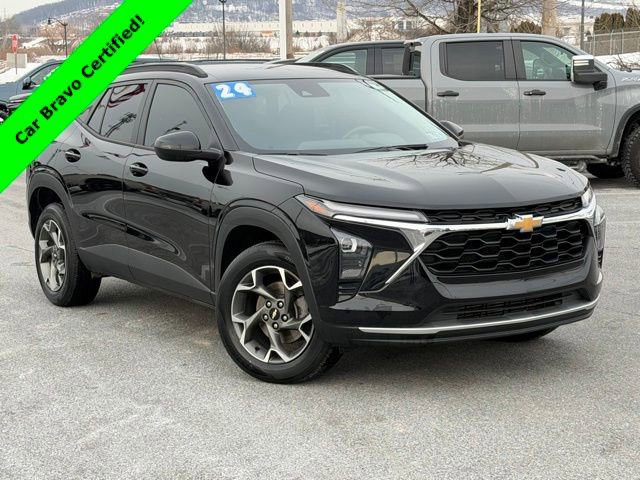 Certified 2024 Chevrolet Trax LT w/ Driver Confidence Package image 1