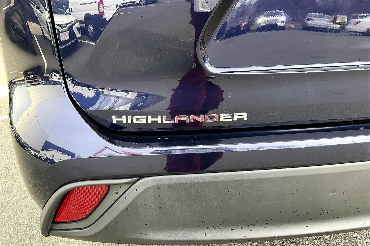 Used 2022 Toyota Highlander XLE AWD/4WD image 10