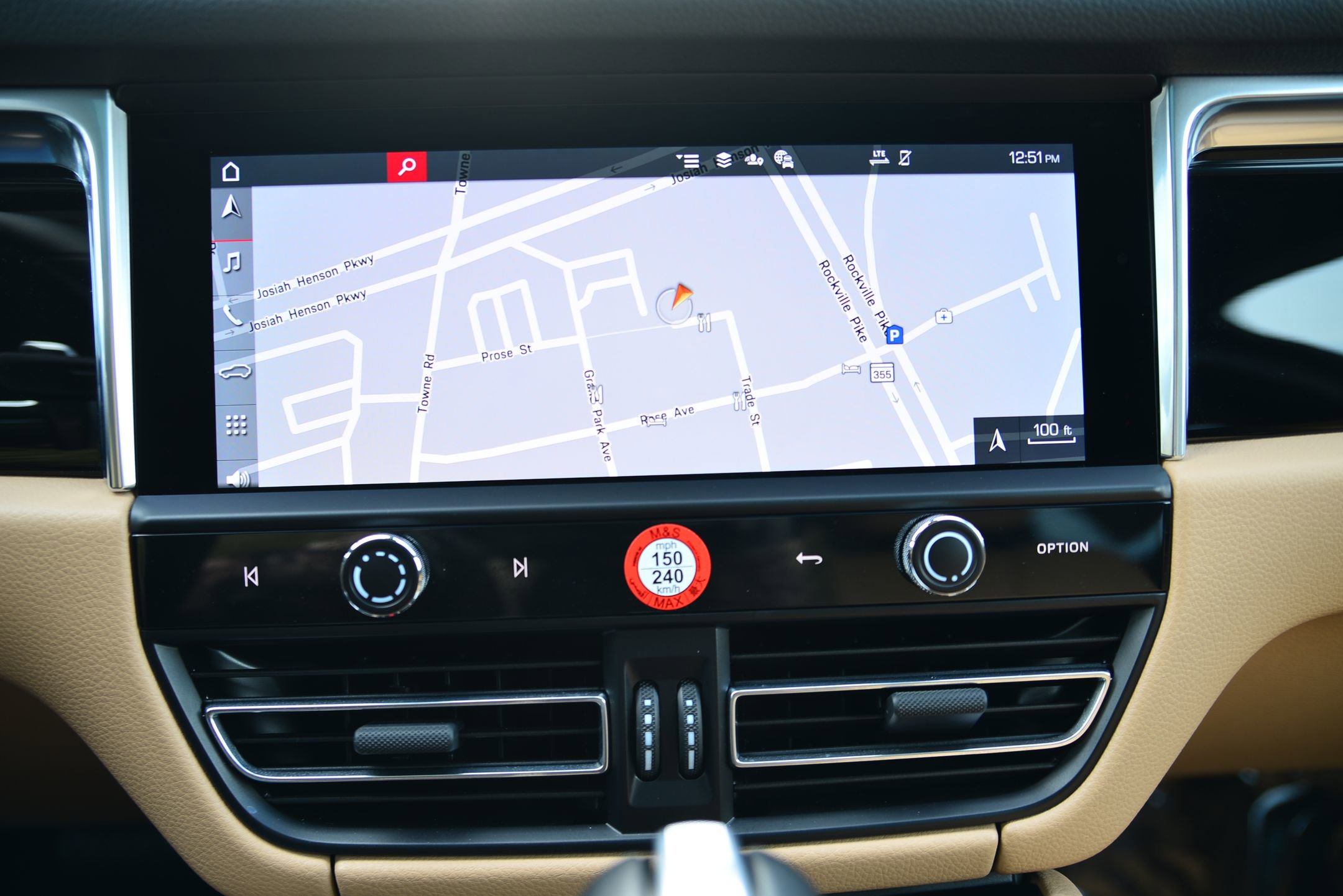 Certified 2025 Porsche Macan image 32