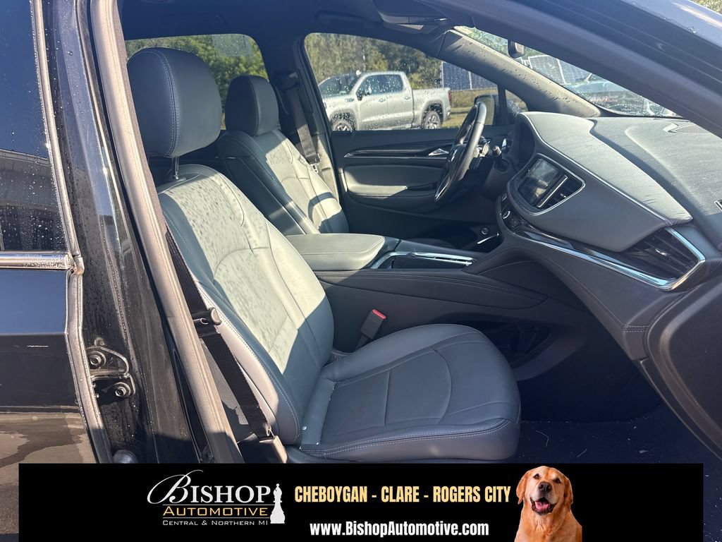 Used 2023 Buick Enclave Essence AWD/4WD image 18