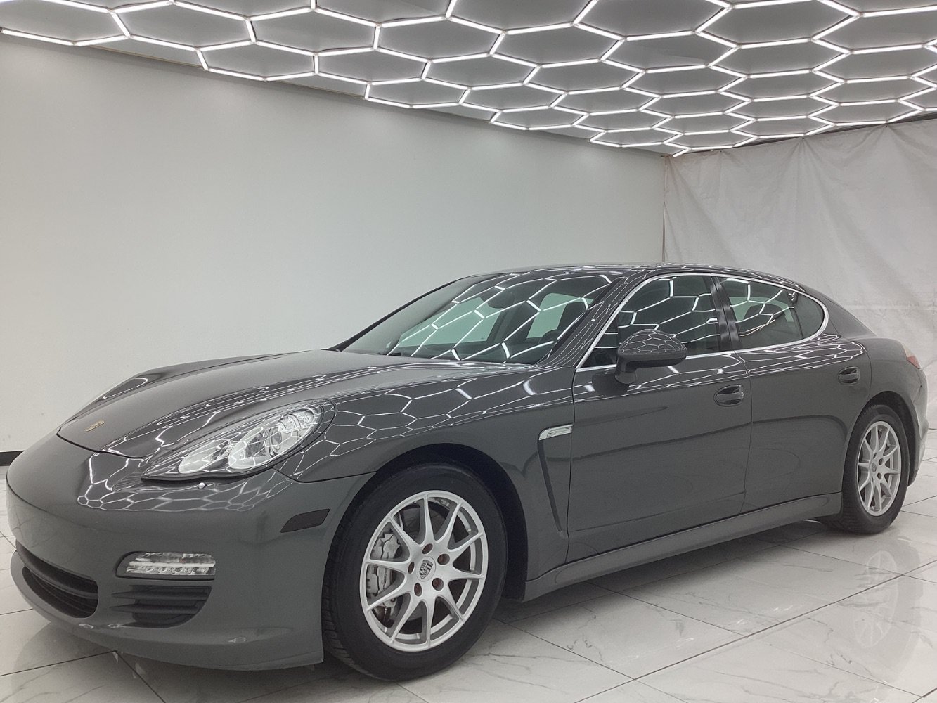 Used 2013 Porsche Panamera S RWD image 5