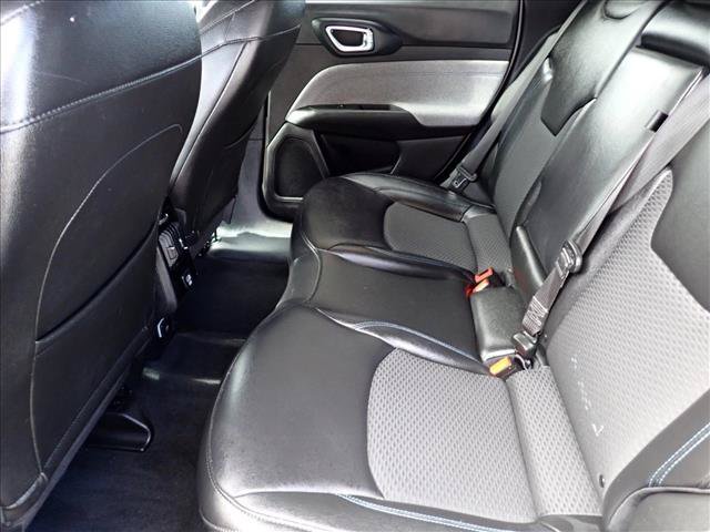Used 2024 Jeep Compass Latitude AWD/4WD image 9