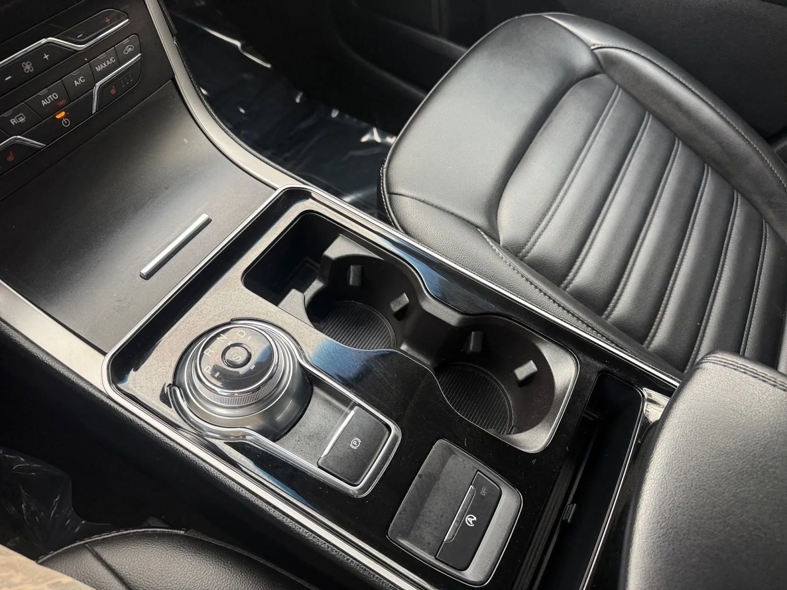 Used 2019 Ford Edge SEL w/ Equipment Group 201A image 24