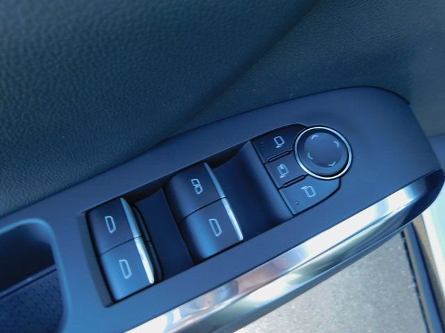 New 2026 Chevrolet Traverse RS w/ LPO, Illumination Package FWD image 11