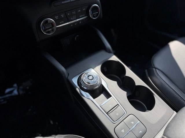 Used 2020 Ford Escape Titanium image 25