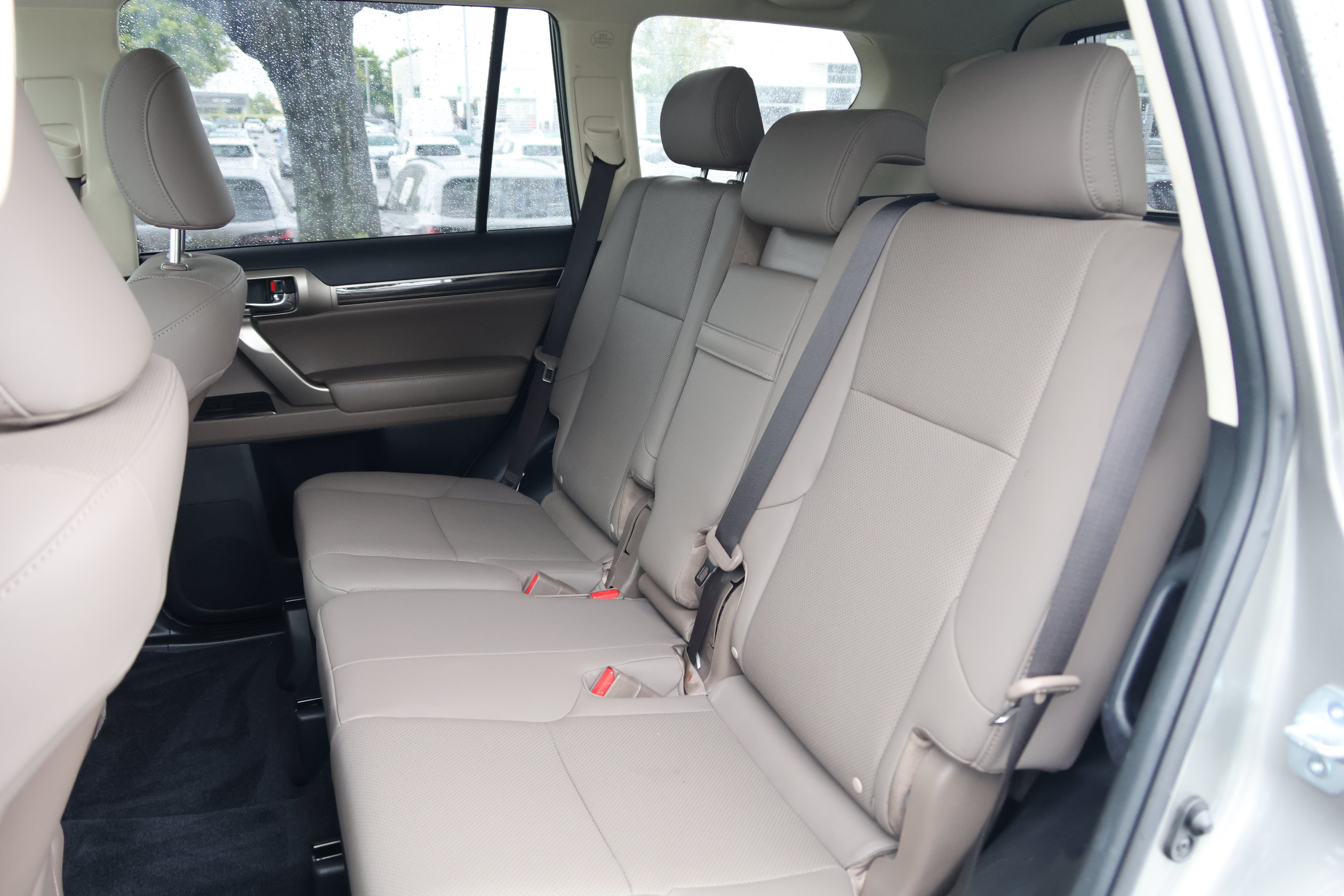 Used 2021 Lexus GX 460 Premium w/ Premium Package AWD/4WD image 35