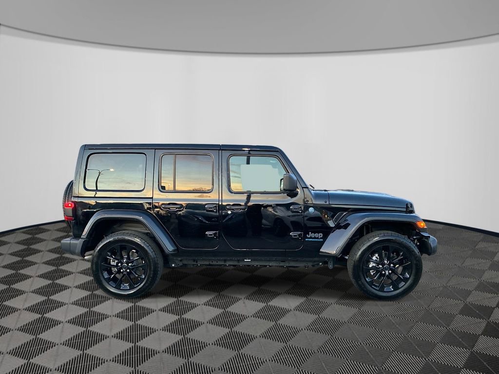 Certified 2025 Jeep Wrangler Unlimited Sahara w/ Safety Group image 8