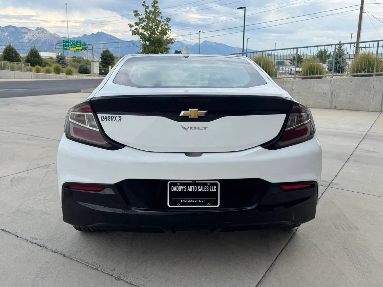 Used 2016 Chevrolet Volt LT FWD image 4