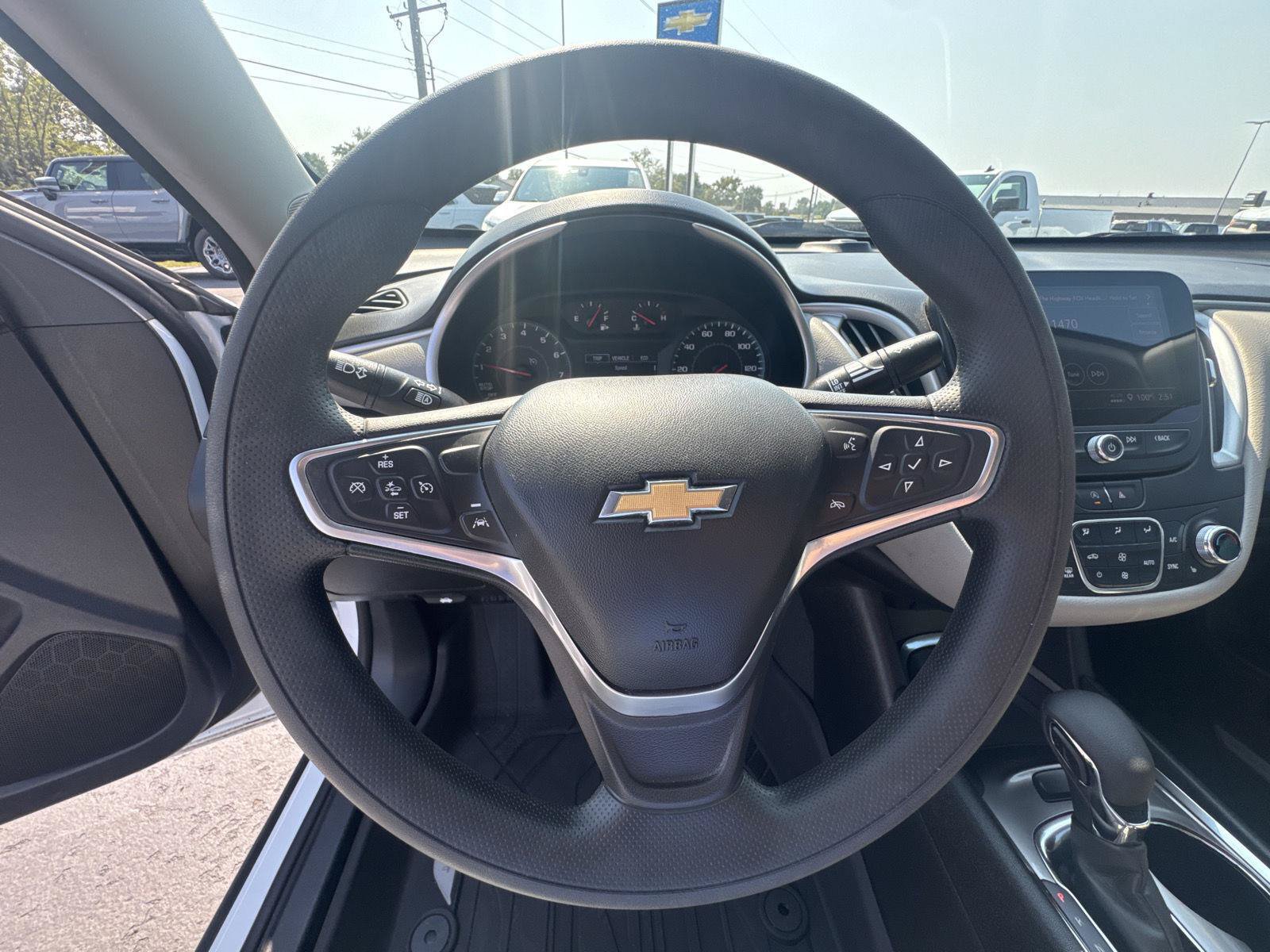 Used 2023 Chevrolet Malibu LT FWD image 19