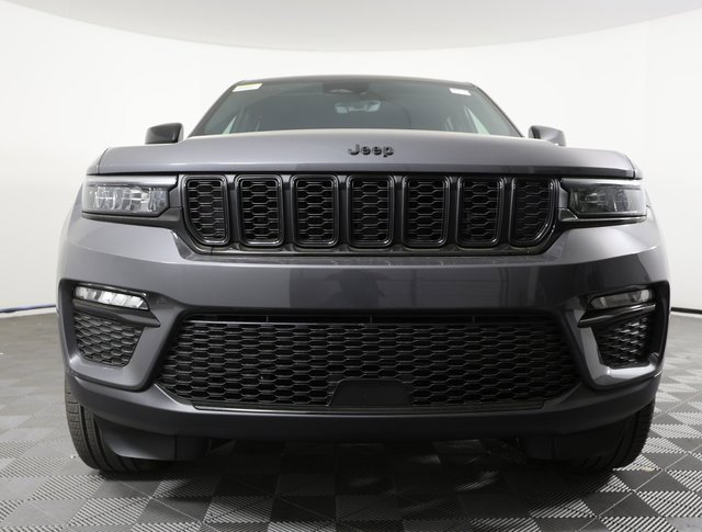 New 2025 Jeep Grand Cherokee Limited w/ Black Appearance Package image 2