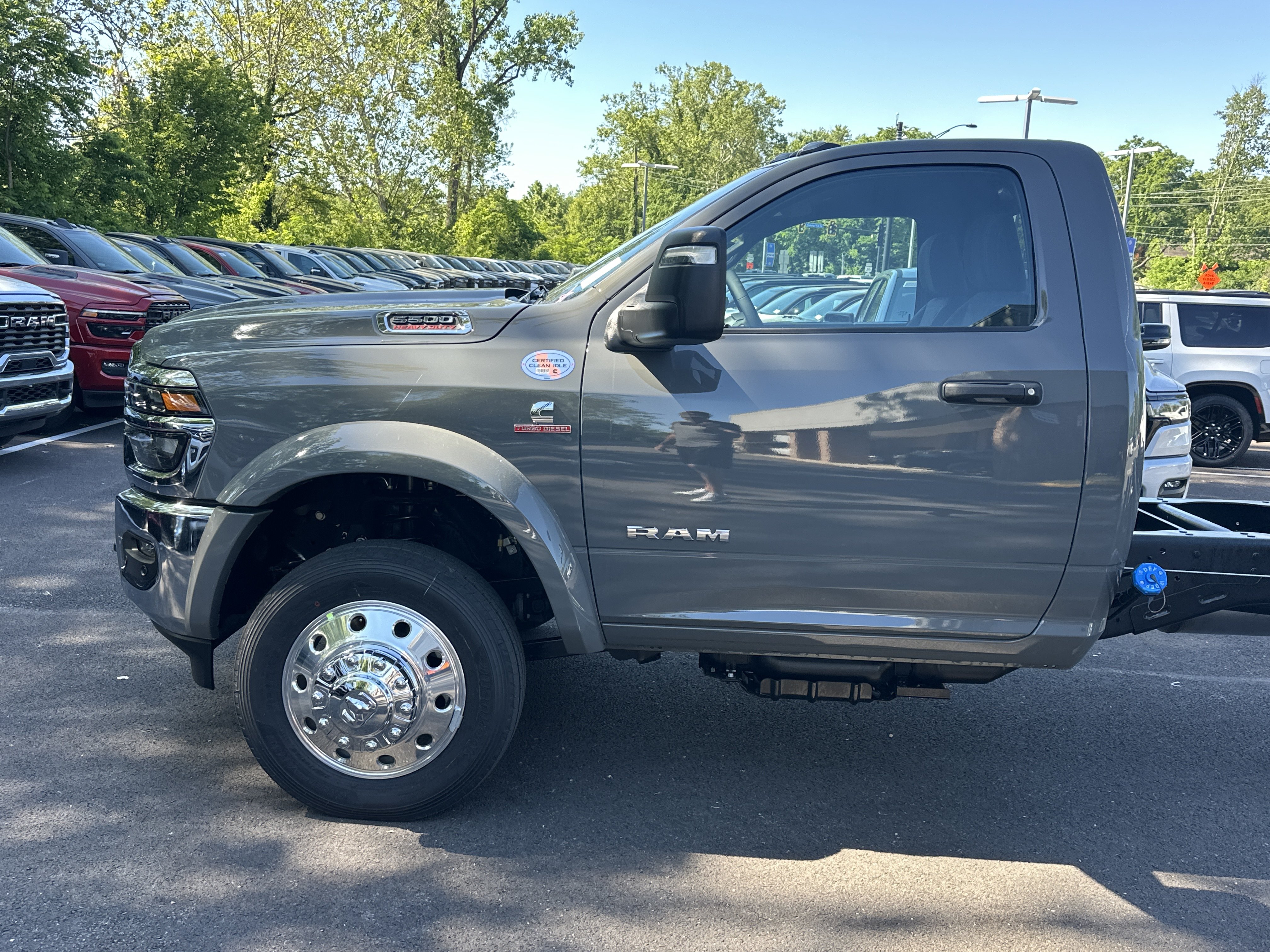 New 2026 RAM 5500 4x4 Regular Cab image 24