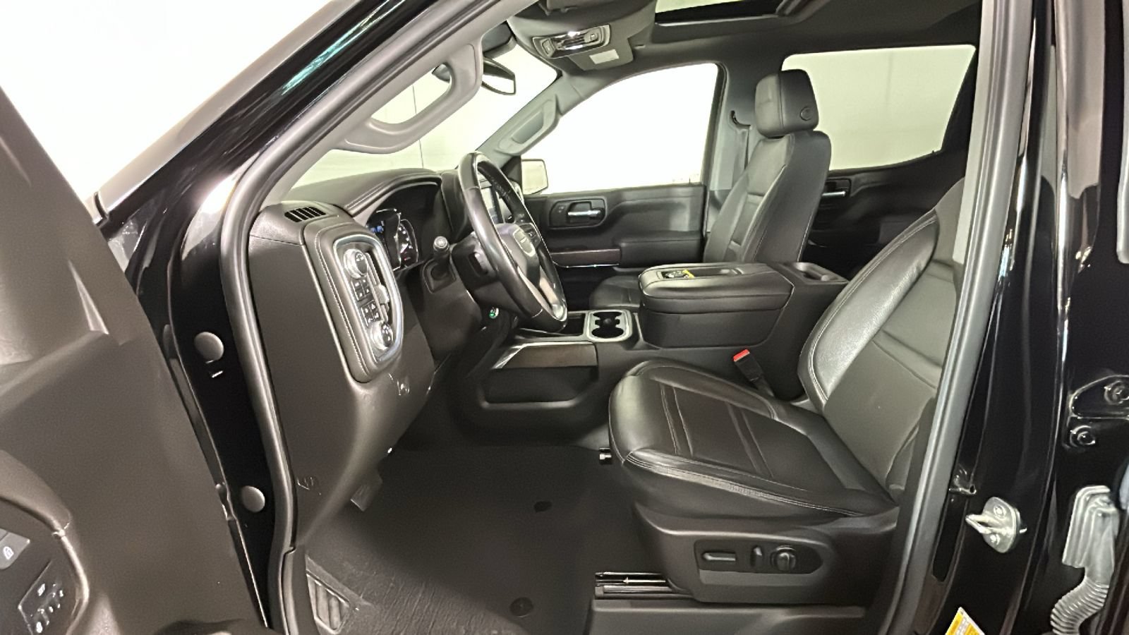 Used 2022 GMC Sierra 1500 Denali w/ Denali Premium Package AWD/4WD image 14