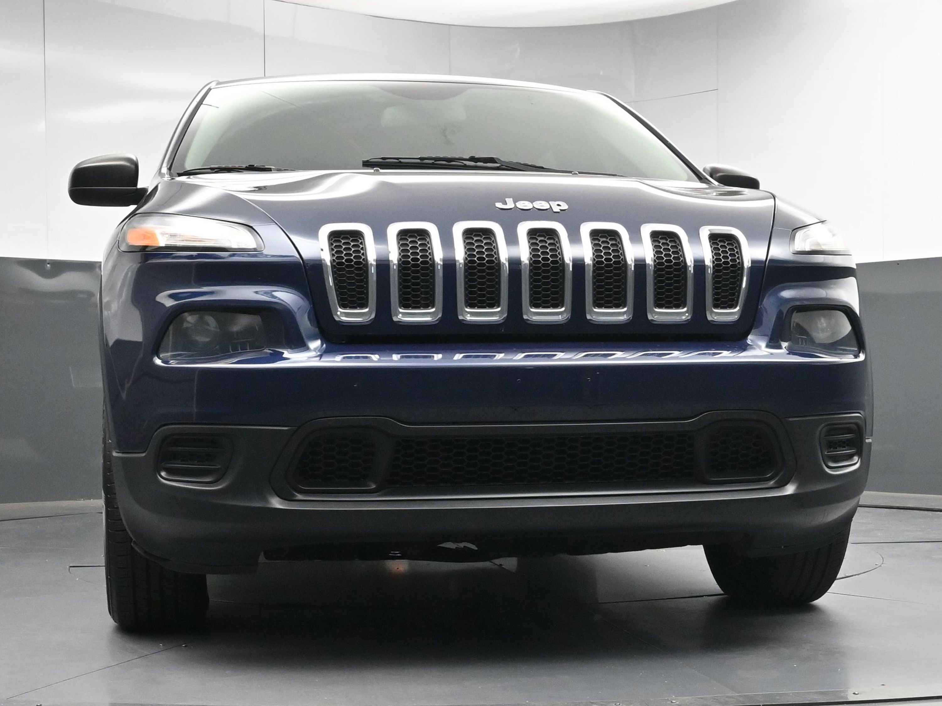 Used 2016 Jeep Cherokee Sport image 20