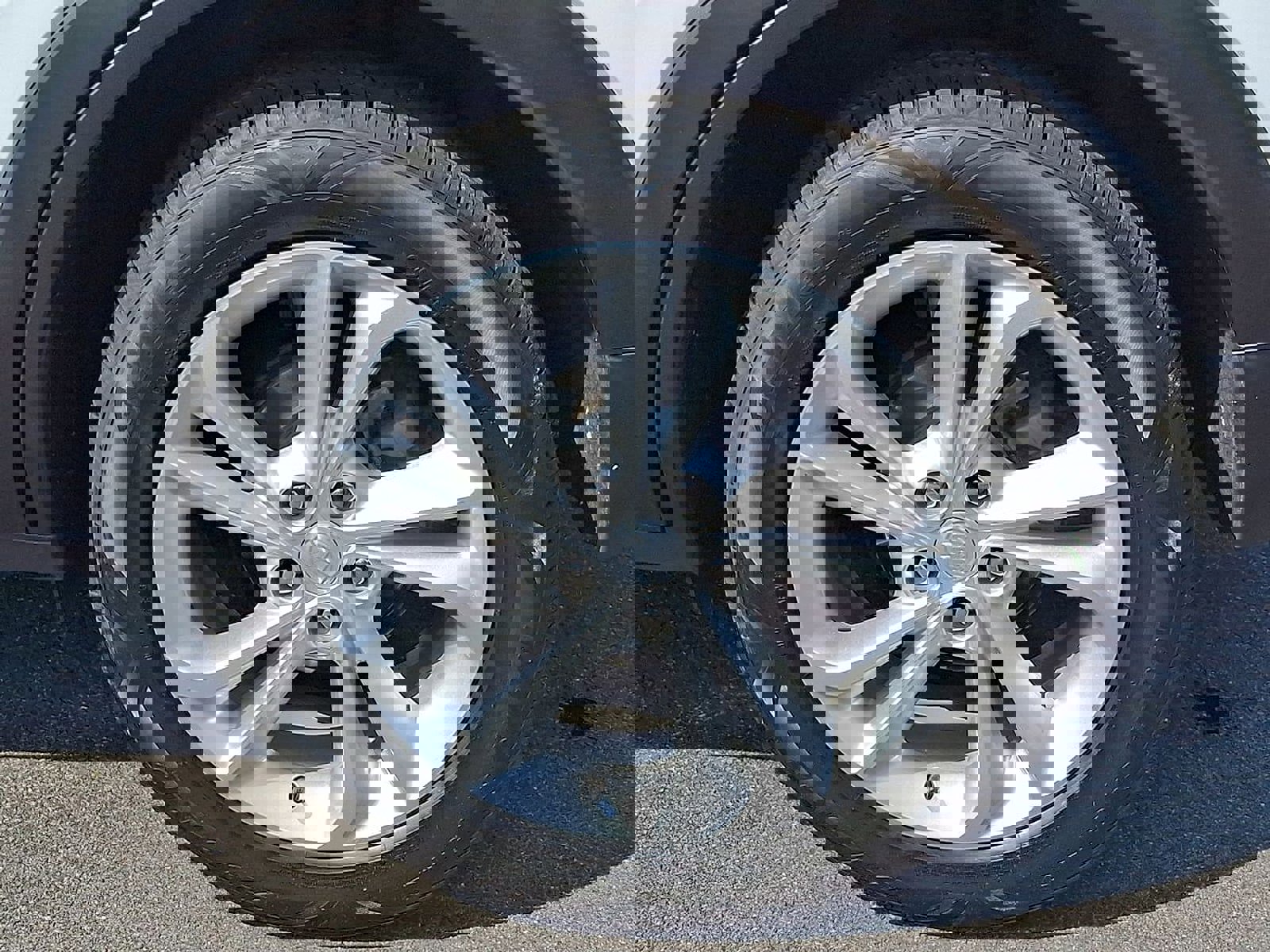 Used 2023 Buick Encore GX Preferred w/ Cold Weather Comfort Package image 31