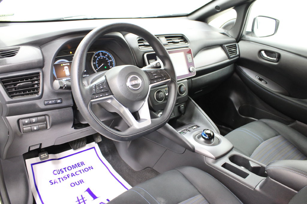 Used 2025 Nissan Leaf S FWD image 15